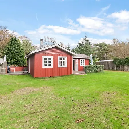 Two-bedroom Holiday In * Hals