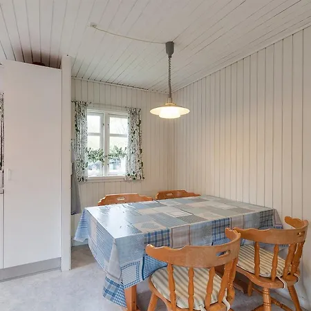 Two-bedroom Holiday In * Hals