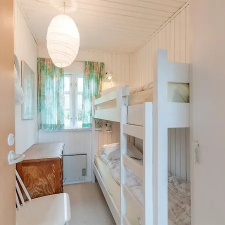 Two-bedroom Holiday In * Hals